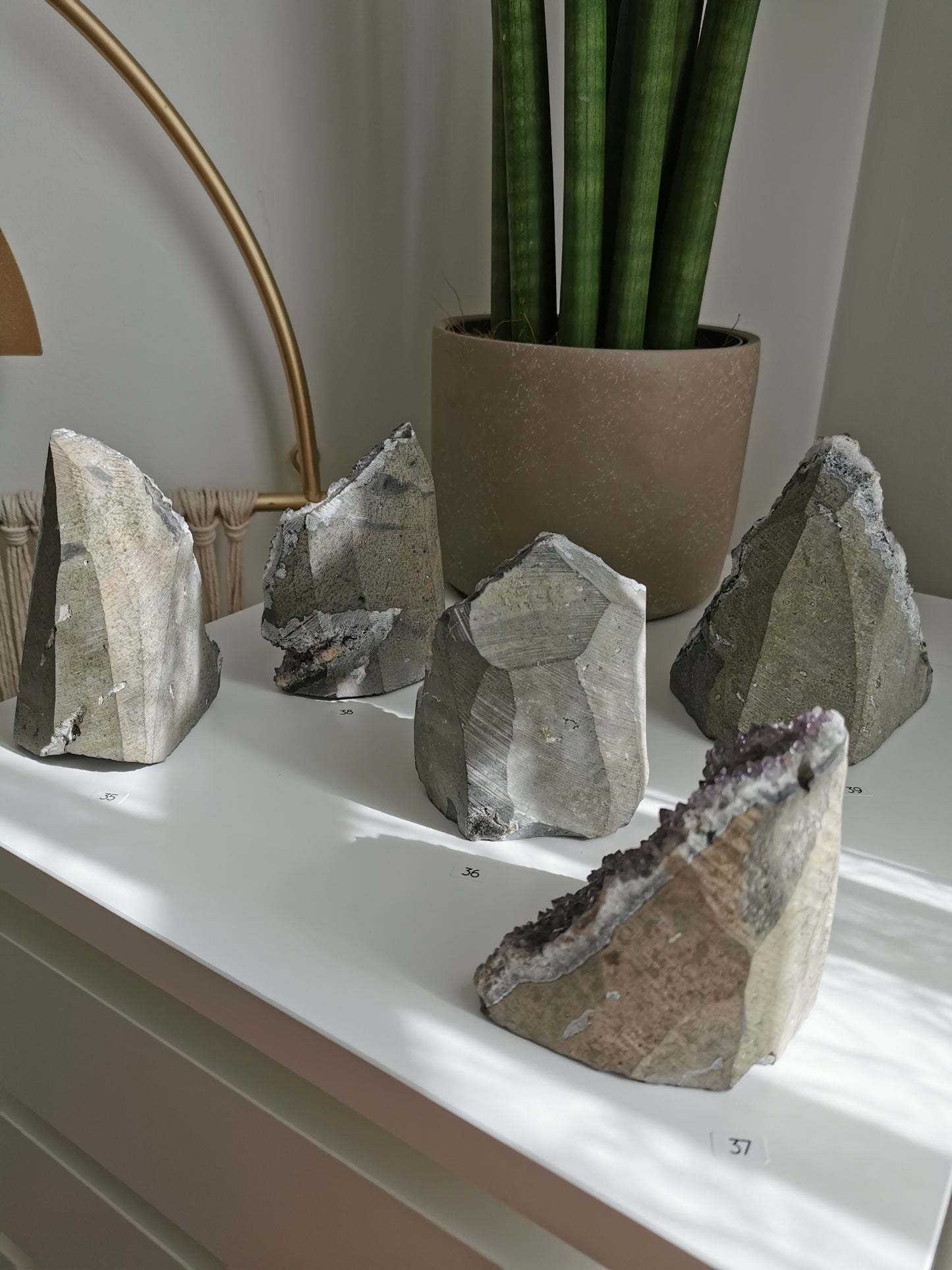 Améthystes cut bases