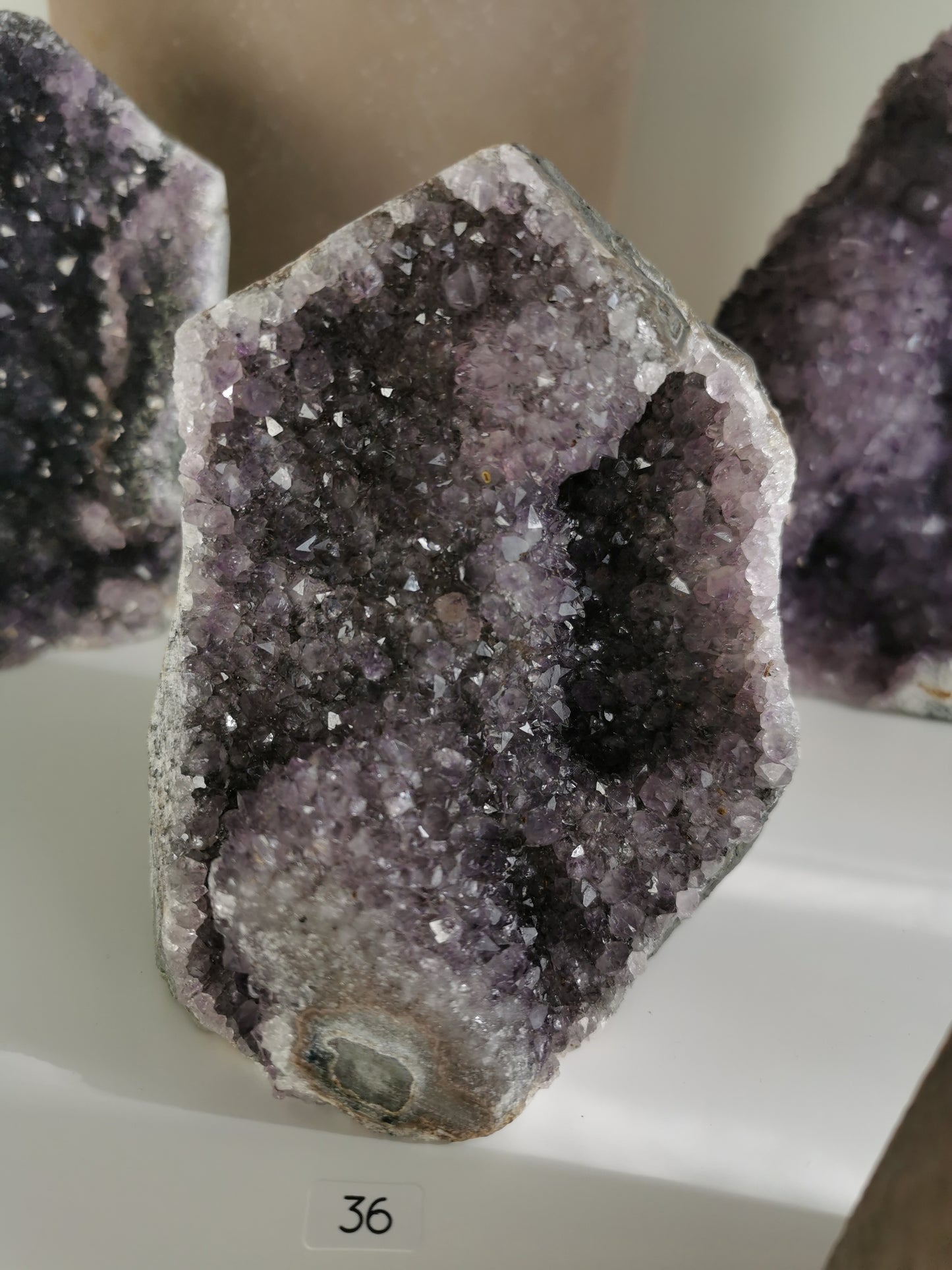 Améthystes cut bases